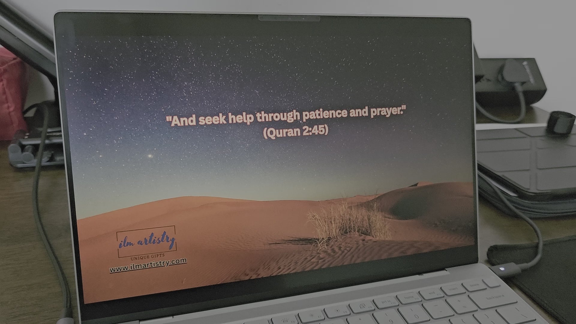 **FREE: Desktop wallpaper & screen saver**